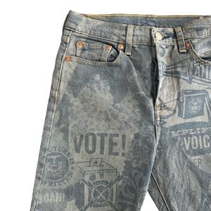 Levi's Women's Custom Vote Print High Rise Distressed Jeans Size 26